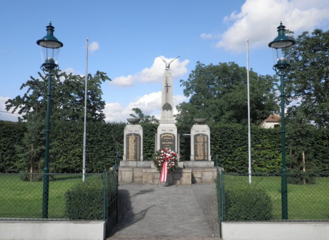 Kriegerdenkmal 2012